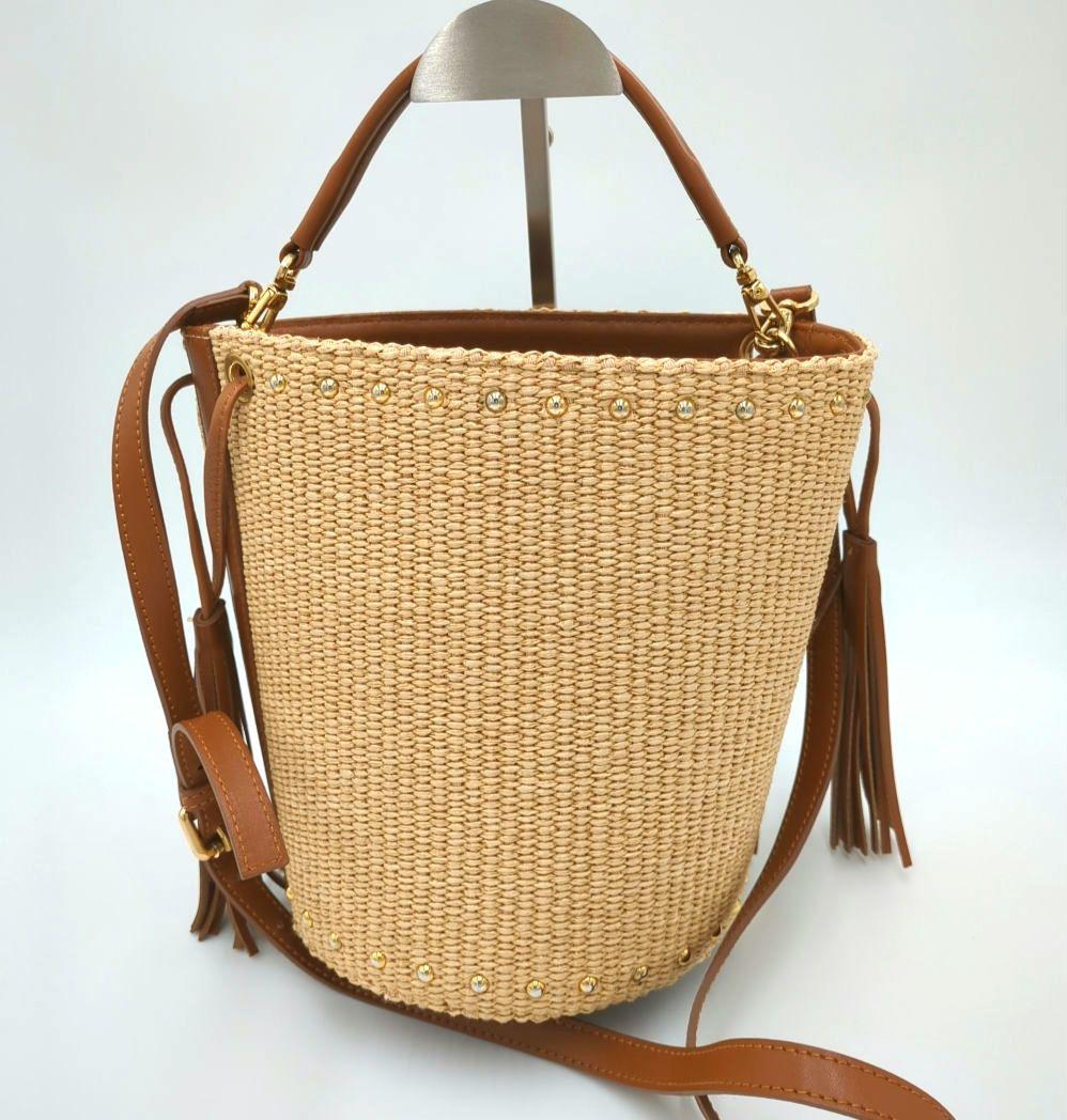 美品　クリスチャンヴィラ　タッセル　バケツ型　スタッズ付き 2way 美品 クリスチャンヴィラ タッセル バケツ型 スタッズ付き 2way - メルカリ