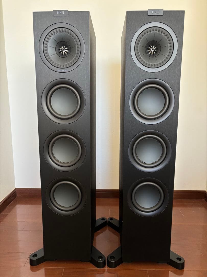KEF Q550 ブラック　ペア　スパイクベース、サランネット付属 KEF Q550 ブラック ペア スパイクベース、サランネット付属 KEF Q550