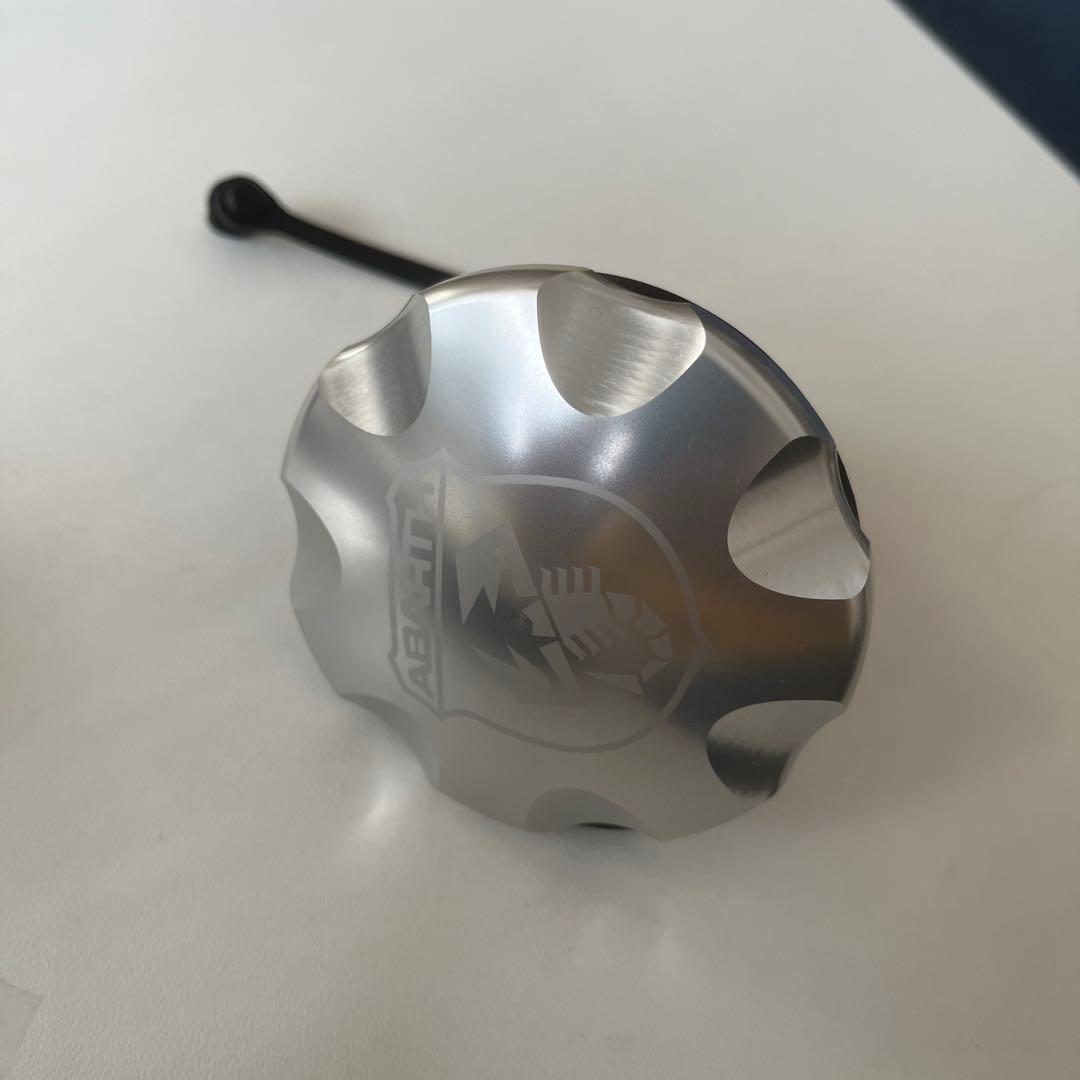 アバルト　アルミ燃料キャップ アバルト（ABARTH） アバルト純正 アルミフューエルキャップ(Biposto