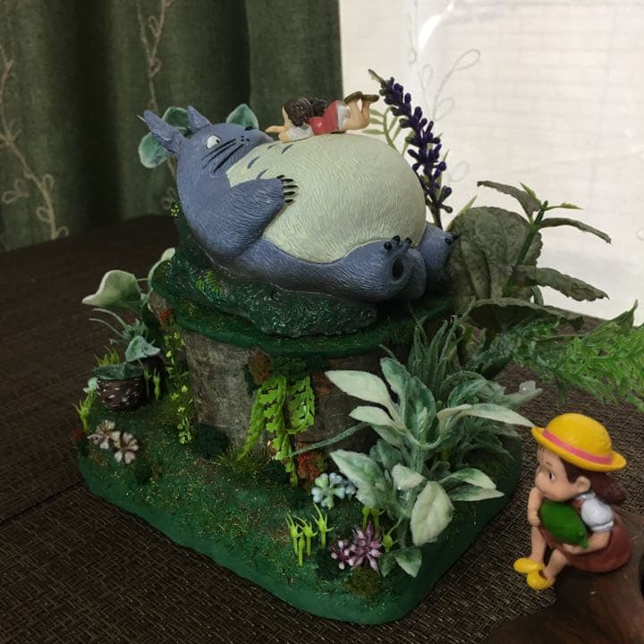トトロ名場面バス停ジオラマ+メイちゃんポット＋トトロお腹の上メイ