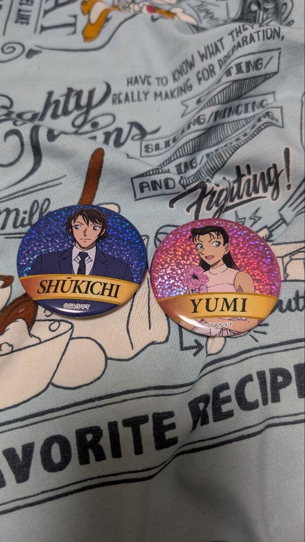 30th 名探偵コナン展 羽田秀吉＆宮本由美 缶バッジ - メルカリ