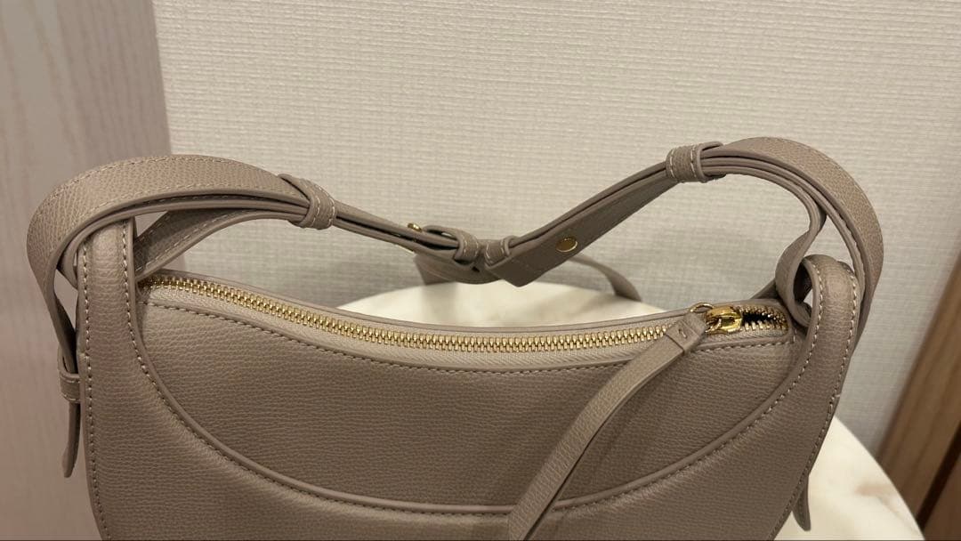 Polene ポレーヌ NUMERO DIX トープ ショルダー ハーフムーンの通販