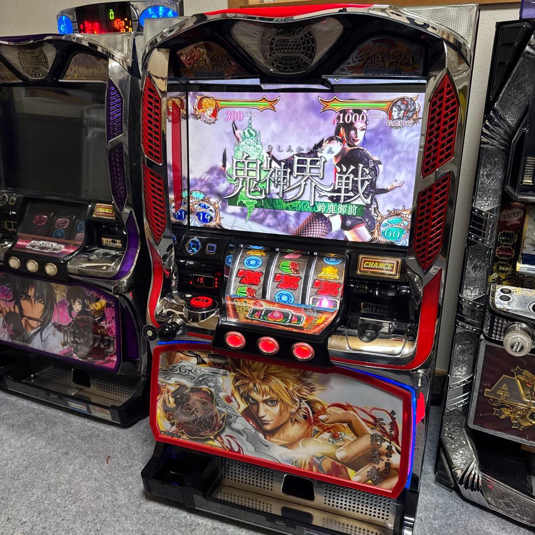 【送料込】UNIVERSAL 鬼の城 不要機付き メーシー 鬼の城 中古パチスロ実機 [8ch対応] A-SLOT
