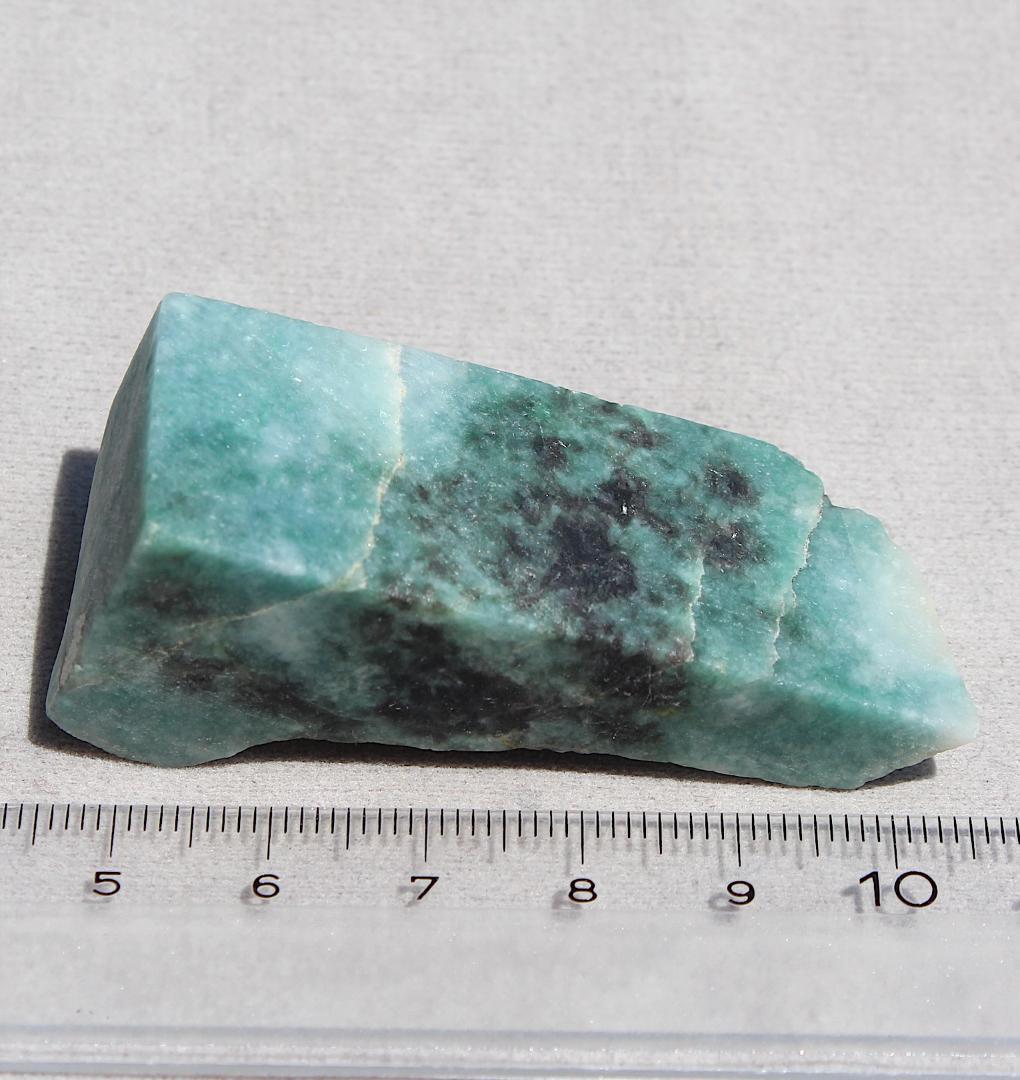 ［ブルーの美翡翠］糸魚川翡翠 青翡翠 原石 47.8g