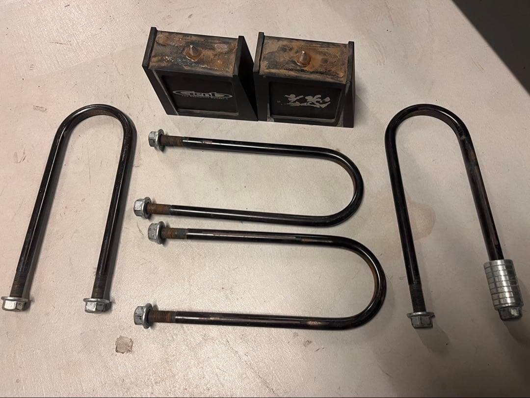 Genb 玄武リフトブロック Uボルトセット 200系 ハイエース 玄武 ゲンブ Genb サーフェスロックUボルト スーパー