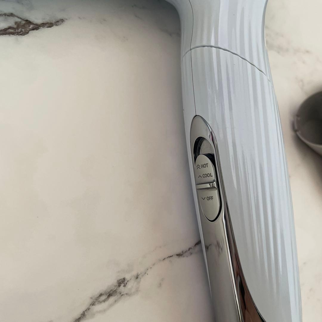 ジャンク品 リファ ヘアドライヤー ホワイト MTG ReFa ホワイト - メルカリ