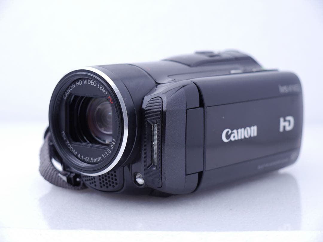 Canon iVIS HF M32 ブラック 快適そのまま、64Gバイトメモリ内蔵の「HF M32」 - ITmedia NEWS