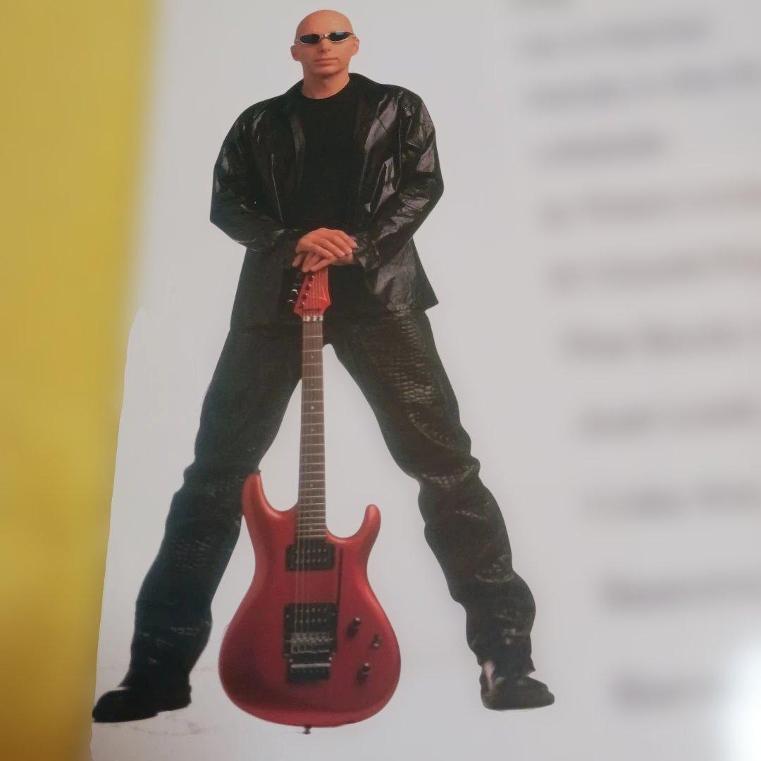 輸入楽譜JOE SATRIANI IS THERE LOVE IN SPACE？ - メルカリ
