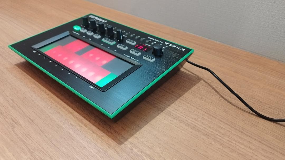 Roland ローランド TB-3 ベースシンセサイザー AIRA 説明書ありの通販