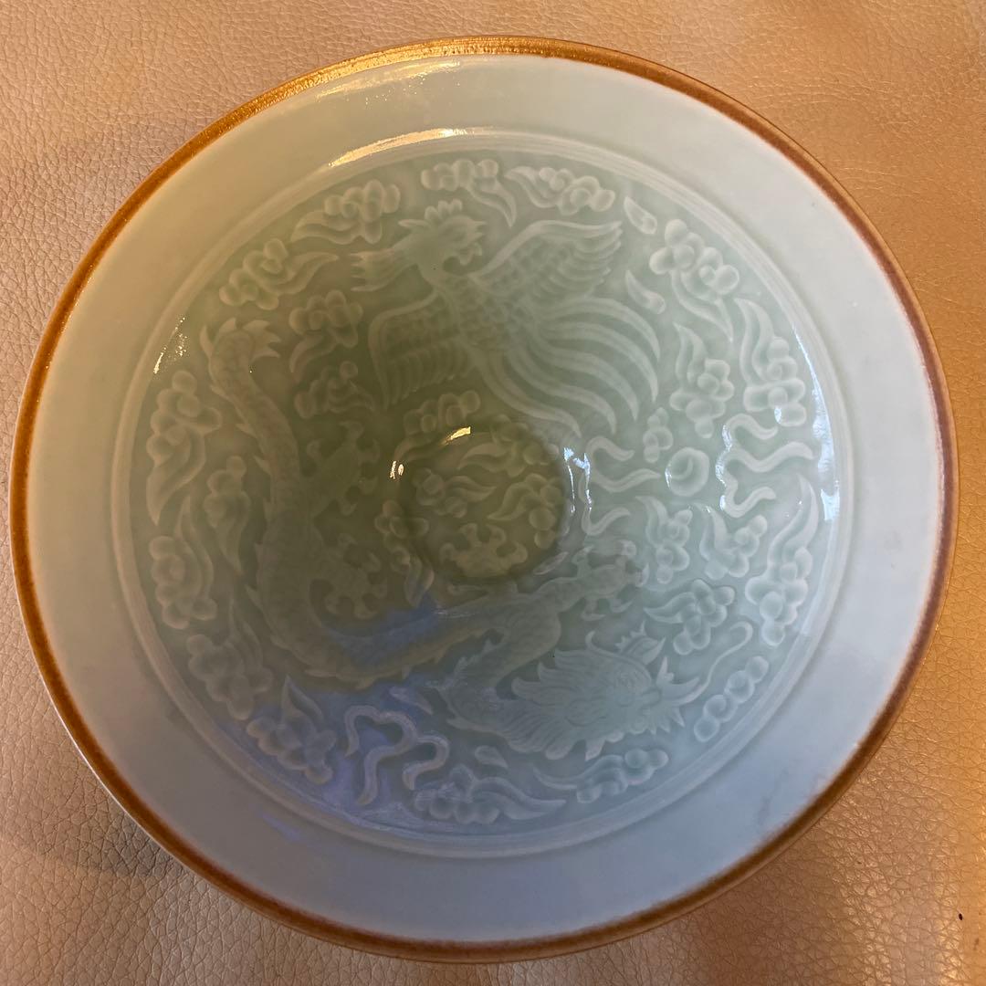 龍鳳凰陽刻青磁茶碗 珠光青磁 | 鶴田 純久の章 お話