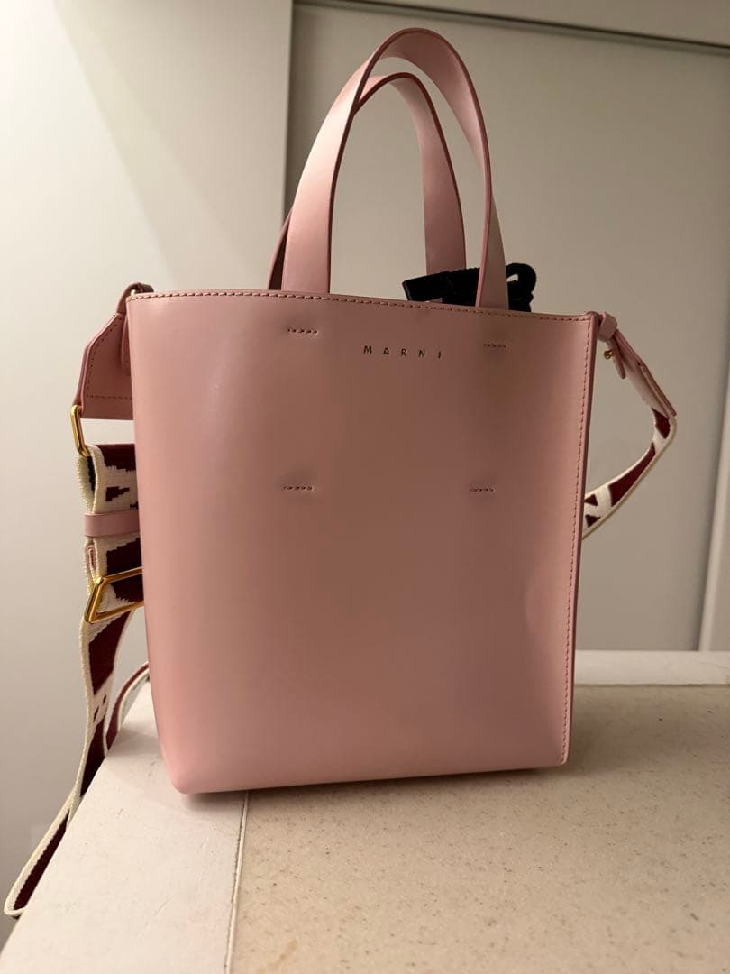 i*z様 MARNI ピンク ショルダーバッグ ピンク Puff ショルダーバッグ | Marni