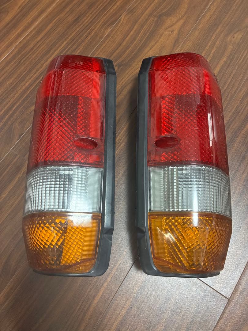美品 78 プラド TOYOTA テールランプ 純正品 トヨタ ランドクルーザー 70 75 プラド ランクル 1985〜1999 純正交換