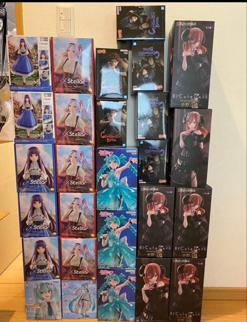 (韓3)専用美少女フィギュア 27個セット CL001_003_TC_zip_hoodie_main.jpg