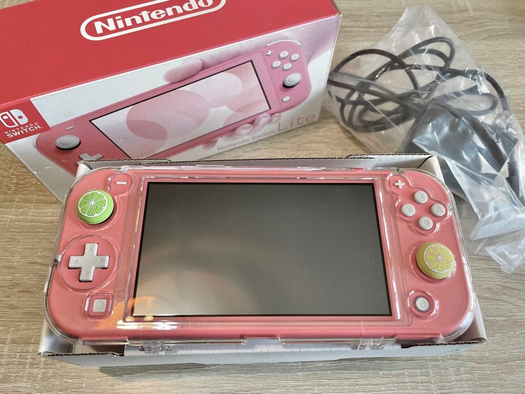 Nintendo Switch Lite スイッチライト　本体　コーラルピンク Switch Lite(スイッチライト)に春らしい新色登場！「Nintendo Switch