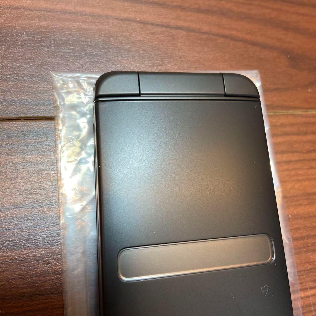 GRATINA グラティーナ KYF39SKA ガラケー ほぼ新品 3848 - メルカリ