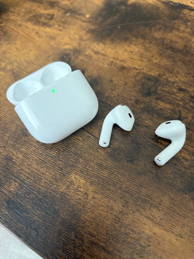 AirPods本体 ホワイト 充電ケース付き 箱無し Apple AirPods Pro 2 充電ケースのみ USED品 第二世代 ワイヤレス