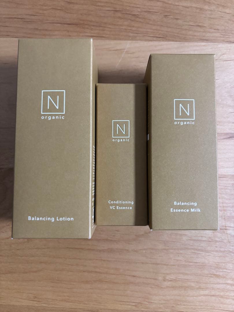Nオーガニック バランシングローション、エッセンスミルク、VCエッセンス