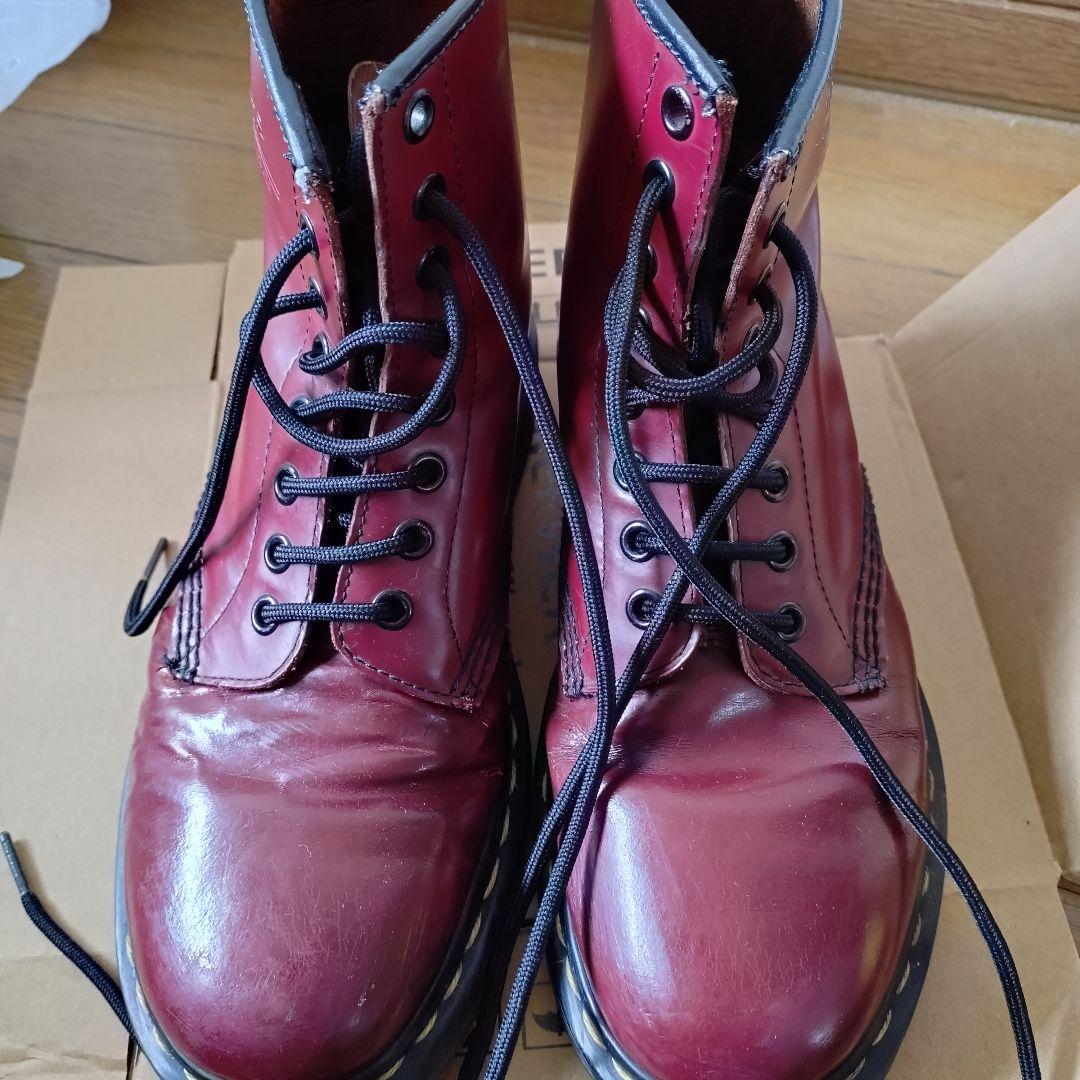 Dr. Martens 8ホールブーツ チェリーレッド - メルカリ