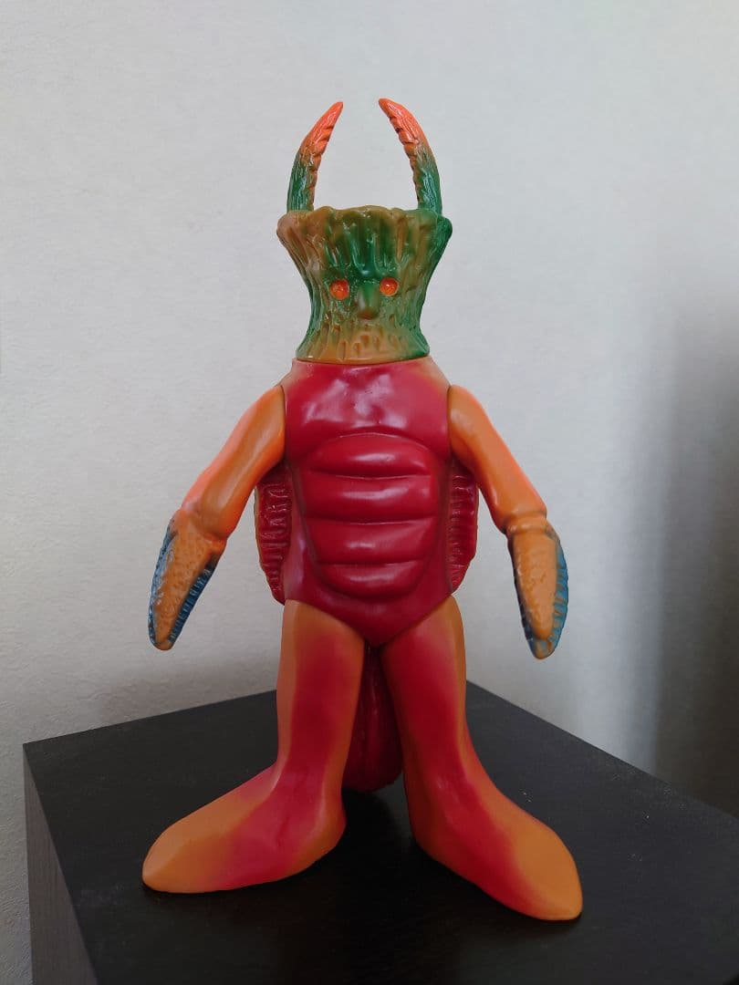 マルサン ウルトラ怪獣シリーズ トルトス海人(赤) 復刻 - メルカリ