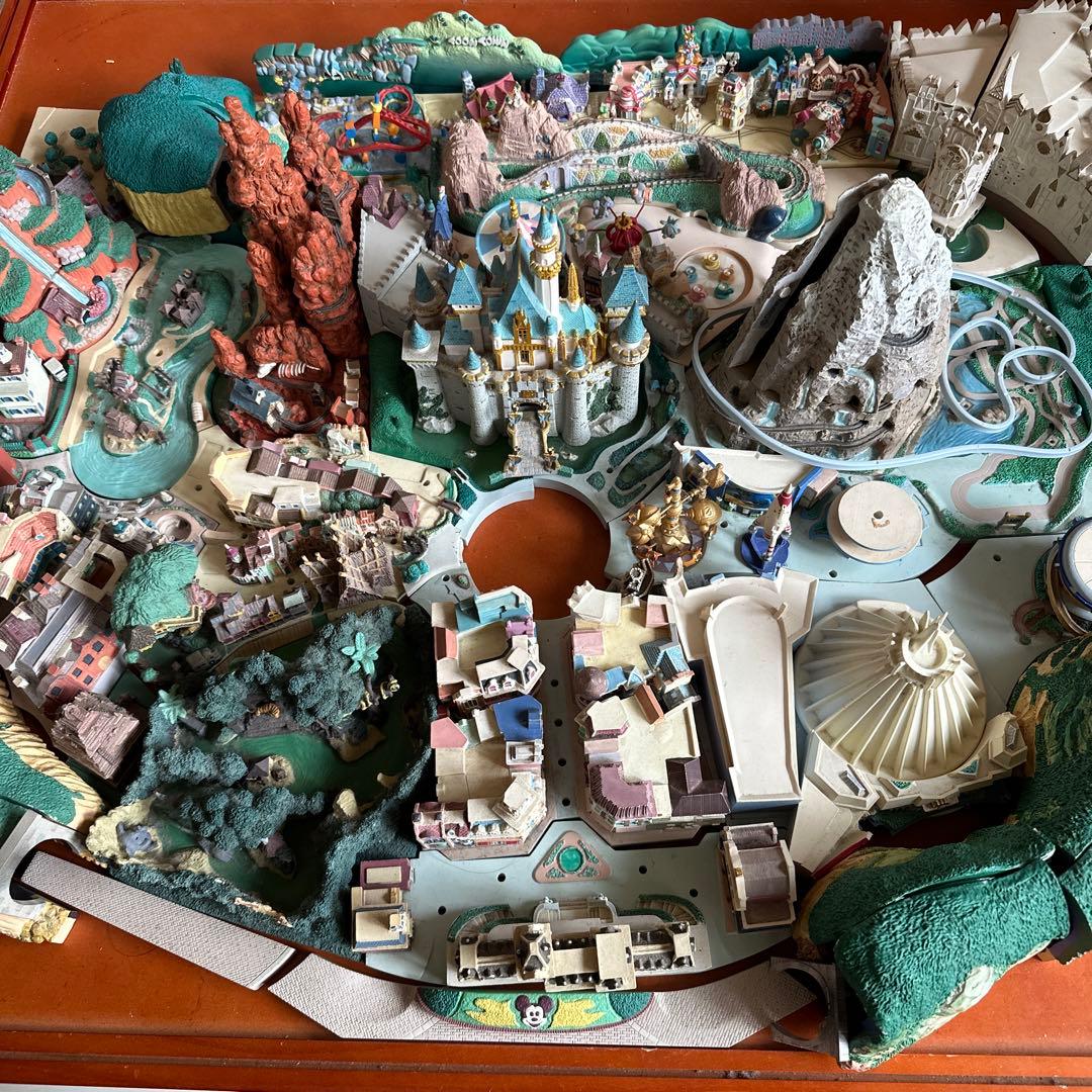 ディスプレイ付き デアゴスティーニ マイディズニーランド - メルカリ