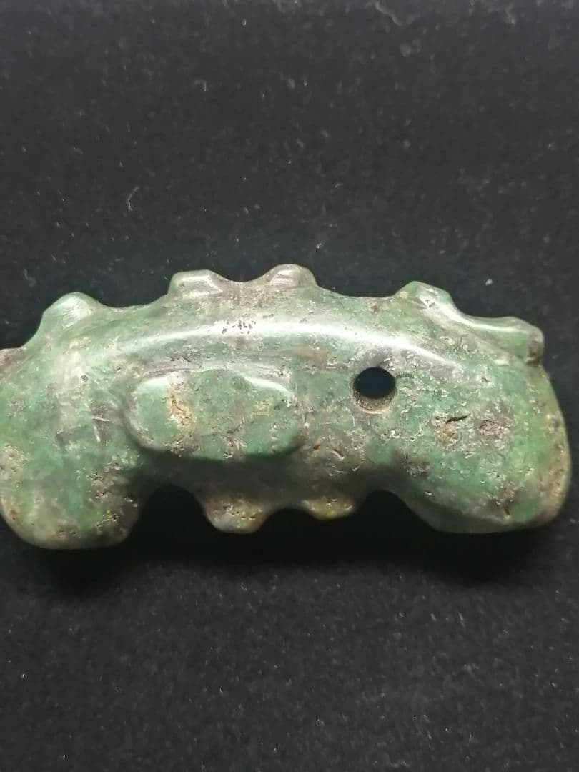 ☆古墳期『蛇紋子持勾玉』出土品。大型勾玉 7.0cm 蛇紋石 凄い迫力が