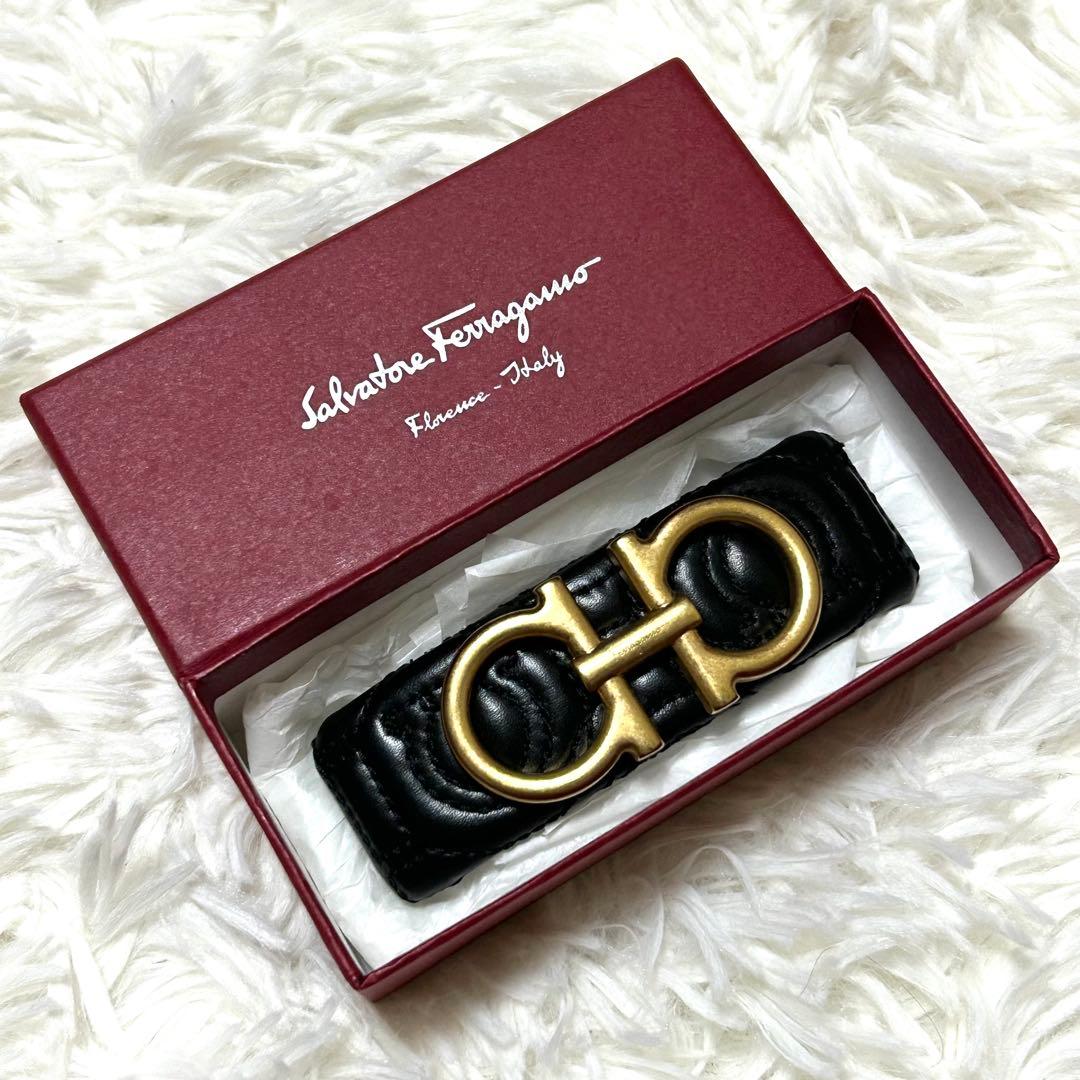 【極美品✨】箱付き！サルヴァトーレ フェラガモ バレッタ レザー ガンチーニ サルヴァトーレフェラガモ ガンチーニ バレッタ レッド ゴールド
