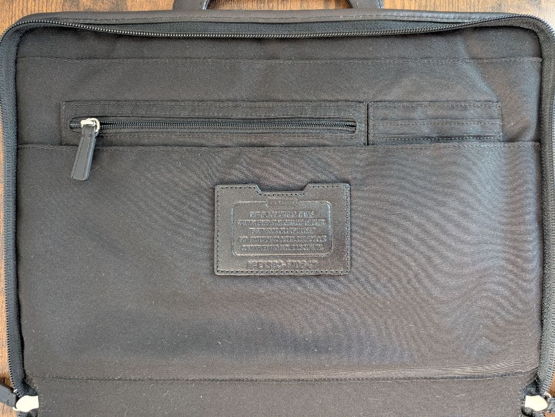 《 USED 》COACH ブラック レザービジネスバッグ