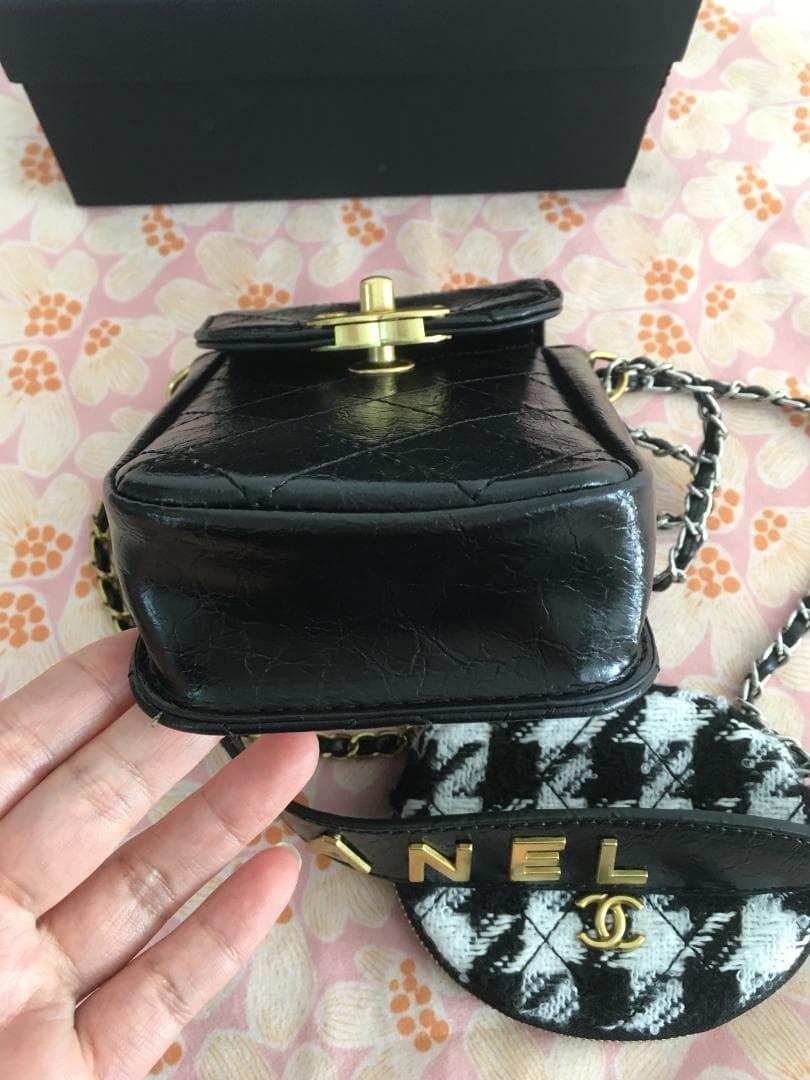 ブラック スマホショルダーバッグ《箱付き》