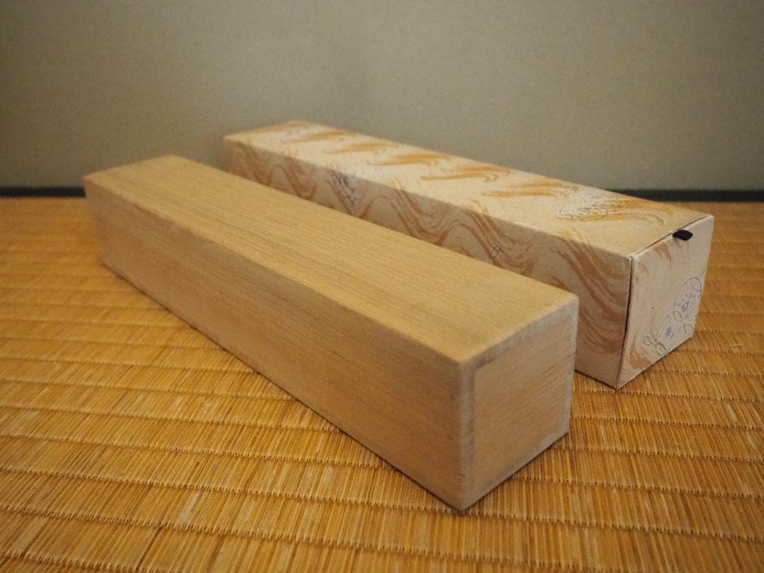 裏千家15世鵬雲斎千玄室大宗匠御染筆一行書『山花咲鳥歌』掛軸（共箱