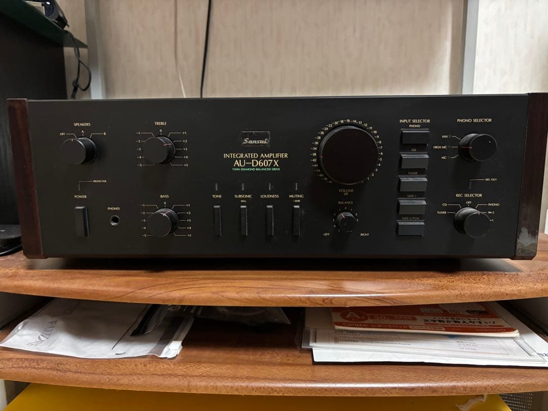 サンスイ AU-D607X インテグレーテッドアンプ完動品 SANSUI AU-D607X でサンスイミュージックを聴いてみる。 – ぎりレコ