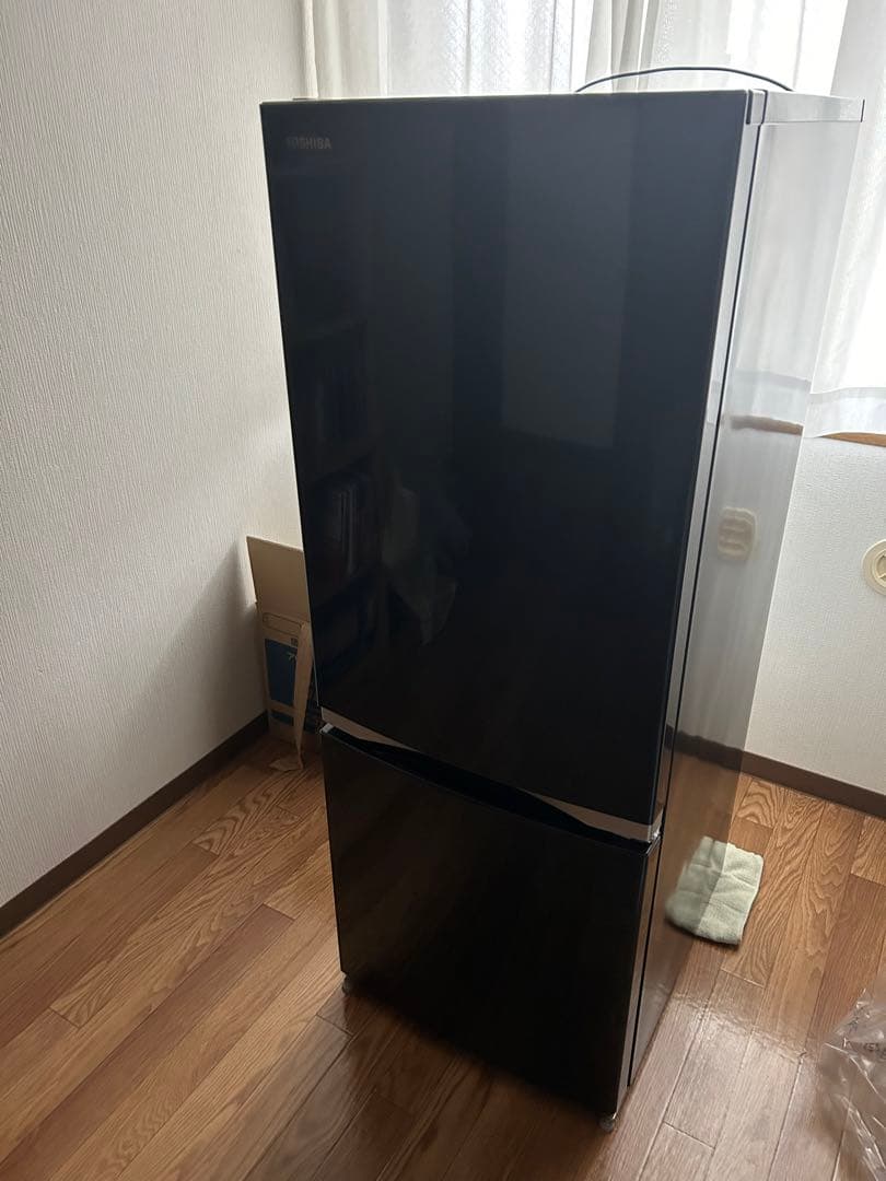 TOSHIBA ブラック 冷蔵庫 二段式 TOSHIBA（東芝） 冷蔵庫 小型 右開き 153L 2ドア エクリュブラック GR
