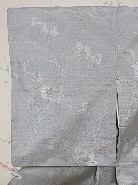 本場白大島紬：美品：ピンク色蔦とつる：袷正絹：P11 - メルカリ