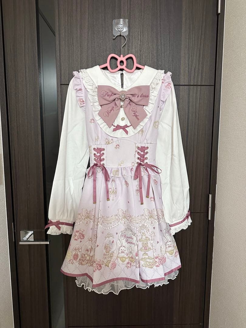 専用】LIZLISA Romantic Cosmetics柄ワンピース - メルカリ