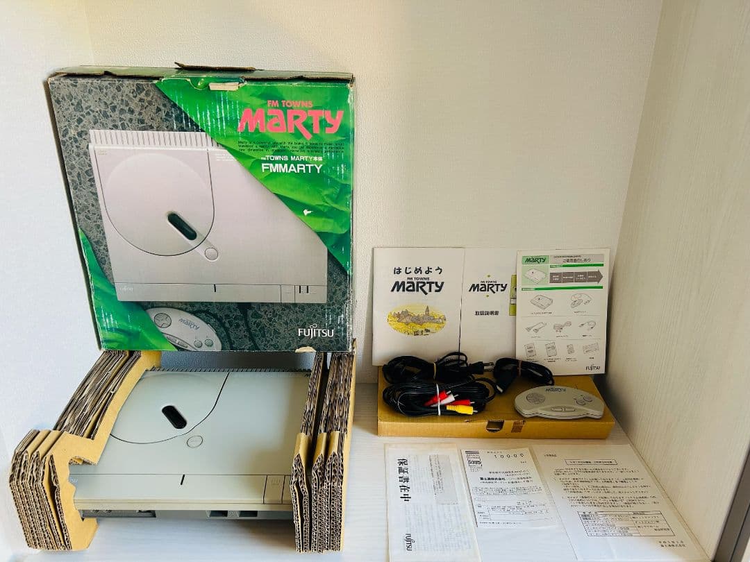 富士通 FM-TOWNS MARTY 本体 富士通のパソコン40年間ストーリー【7】「FM TOWNS」はのちのパソコン