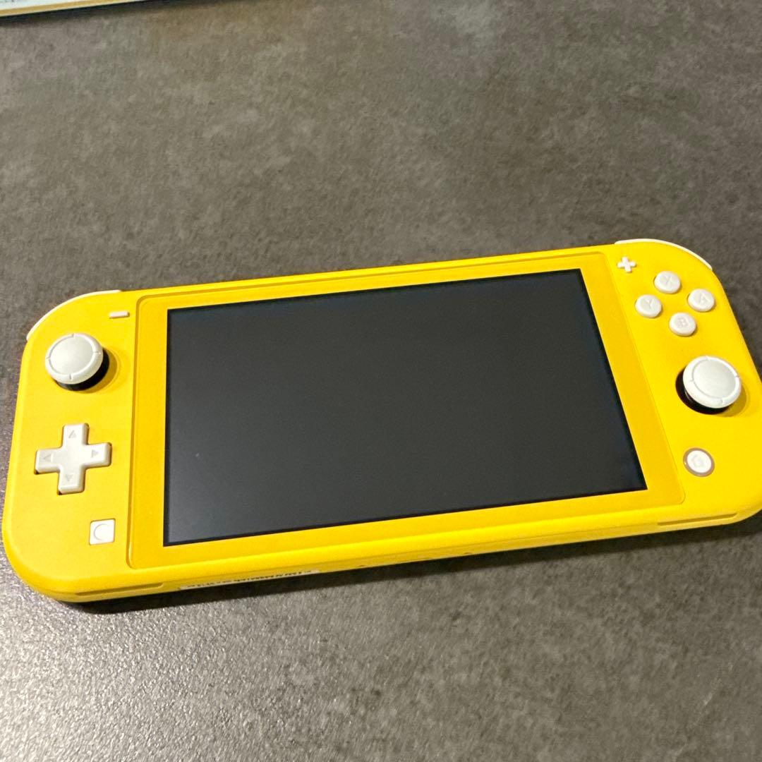 と*。様 Nintendo Switch Lite イエロー 本体 完品・液晶美品】Switch Lite スイッチライトイエロー 本体 動作品