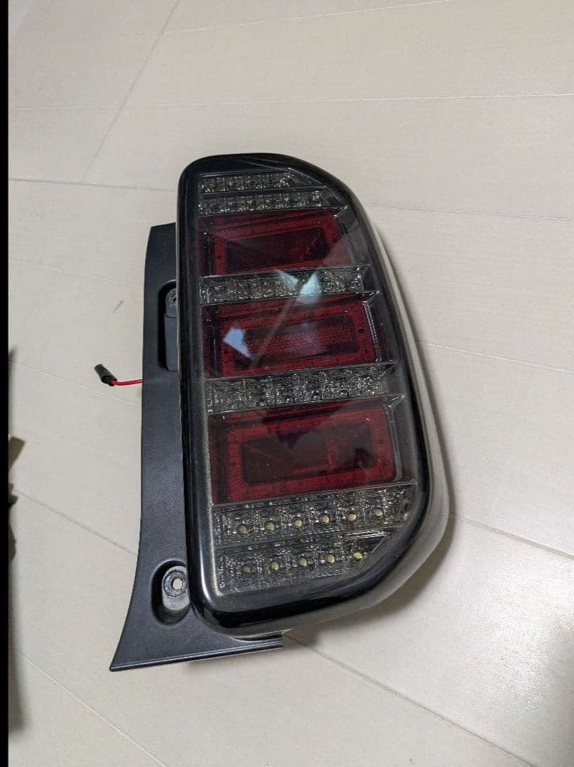 上野邦彦　JUNYAN スモークテールレンズ　ブラックホール