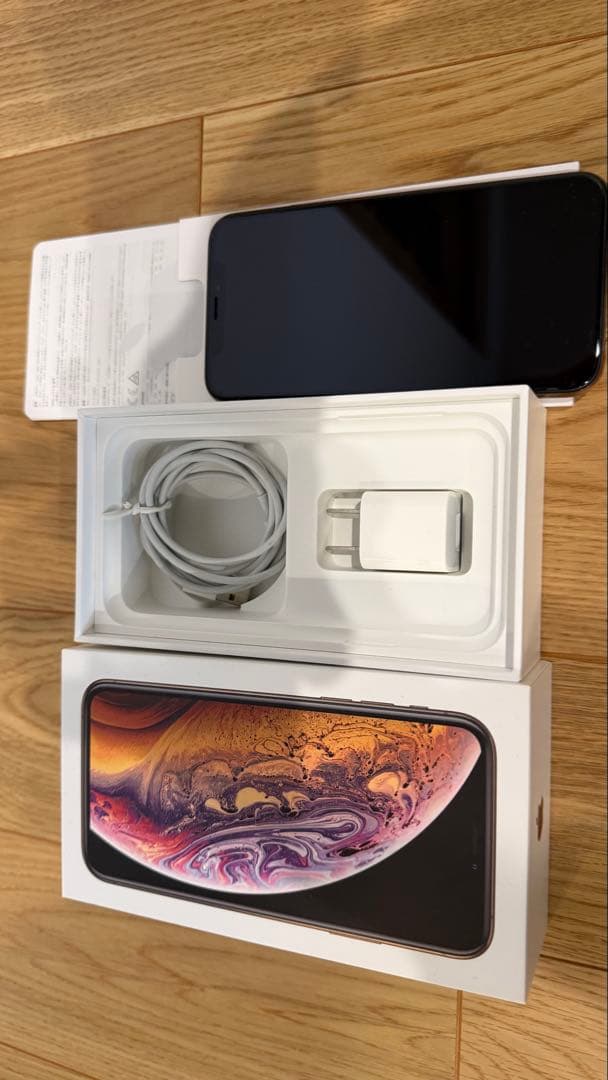 Apple iPhone XS ゴールド 本体 256GB - メルカリ