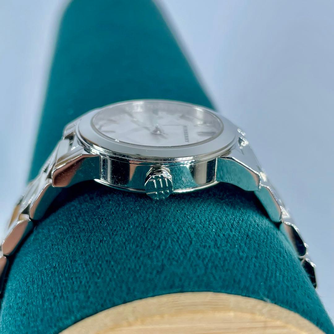 美品 バーバリー 時計レディースBU9233 ホワイトノバチェック箱付き