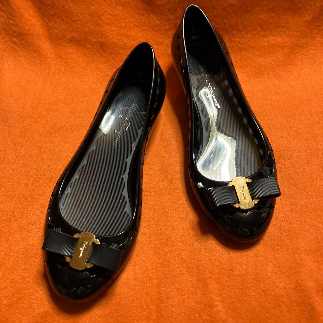 フェラガモ ラバーシューズ　リボン　ヴァラ FERRAGAMO（フェラガモ） レディース ラバーシューズ サンダル