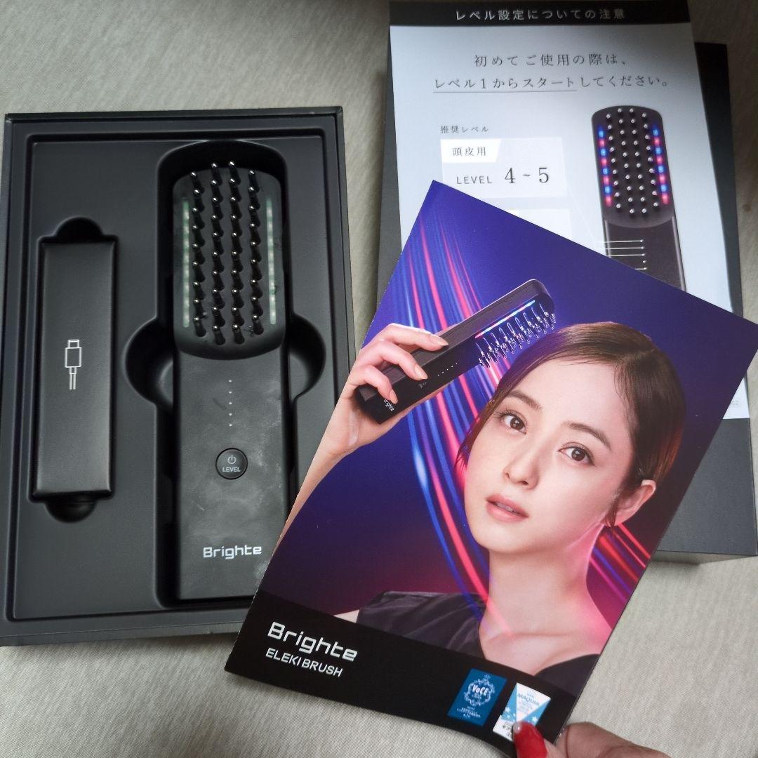【美品】Brighte ElixirBrush ブラック スカルプブラシ値下げ Amazon.co.jp: 【佐々木希 アンバサダー】美顔器 Brighte(ブライト