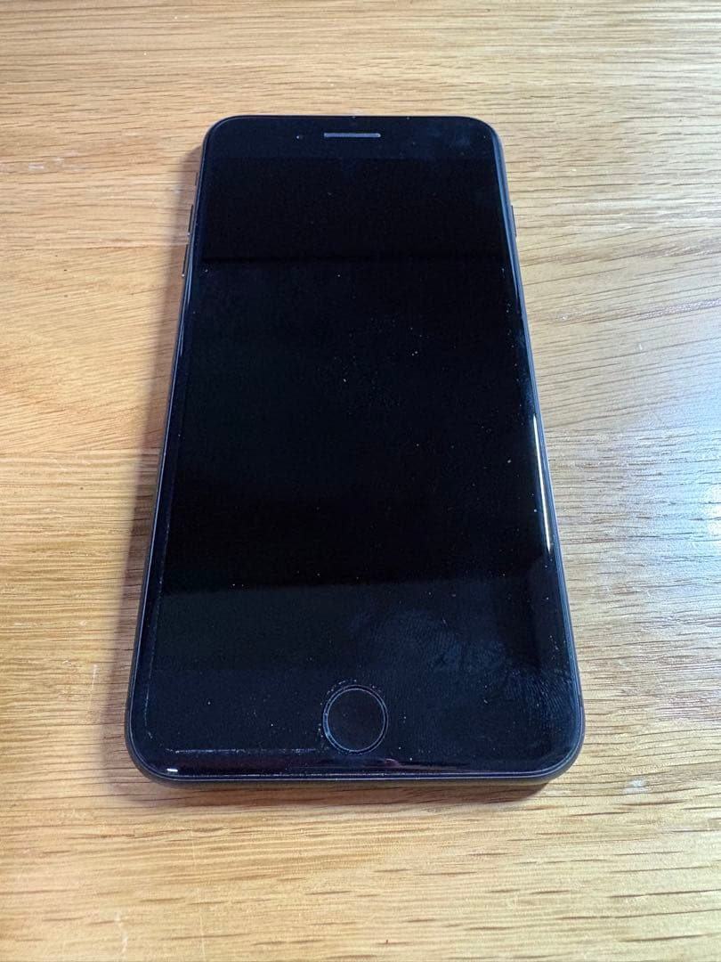 iPhone8 plus 64GB 充電口壊れ iPhone8 plus 64GB 充電口壊れ iPhone充電が出来ない症状のご相談