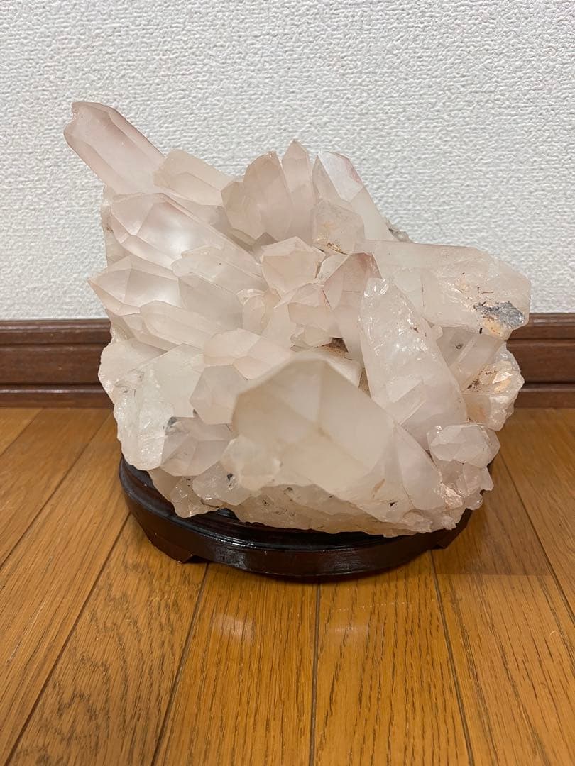 天然石　水晶 クラスター パワーストーン　台座付き　特大　重さ　約5.9キロ 楽天市場】天然 水晶 クラスター 原石 台座付き 高さ約48cm 約22.7kg