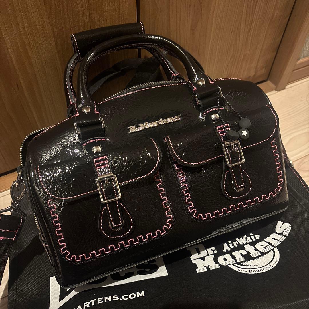 ドクターマーチン　ショルダーバッグ　トップハンドル　バレンタイン　ピンク ミニ トップ ハンドル バッグ