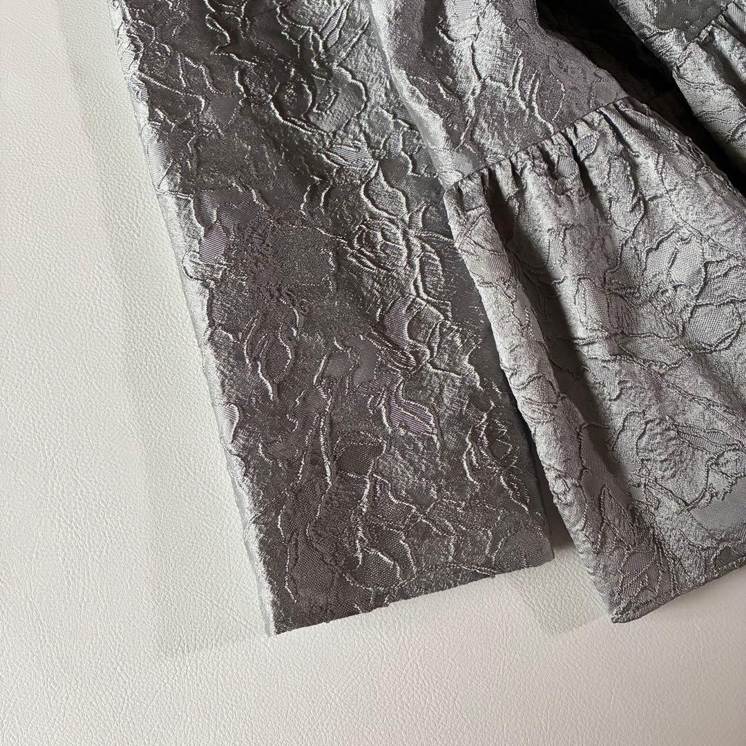 極美品✨OHGA オーガ ジャガードギャザーブラウス グレー - メルカリ