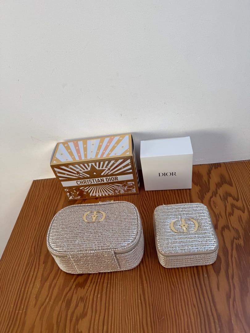 新品 Dior ホリデー2025 ポーチ&ジュエリーBOX - メイク道具・化粧小物