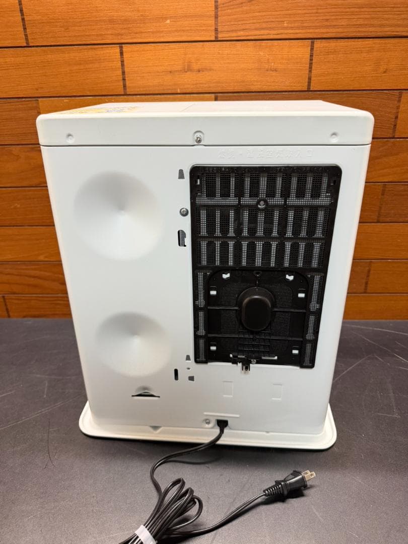 美品高年式 LC-33M(W)マット ホワイト トヨトミ 石油ファンヒーター