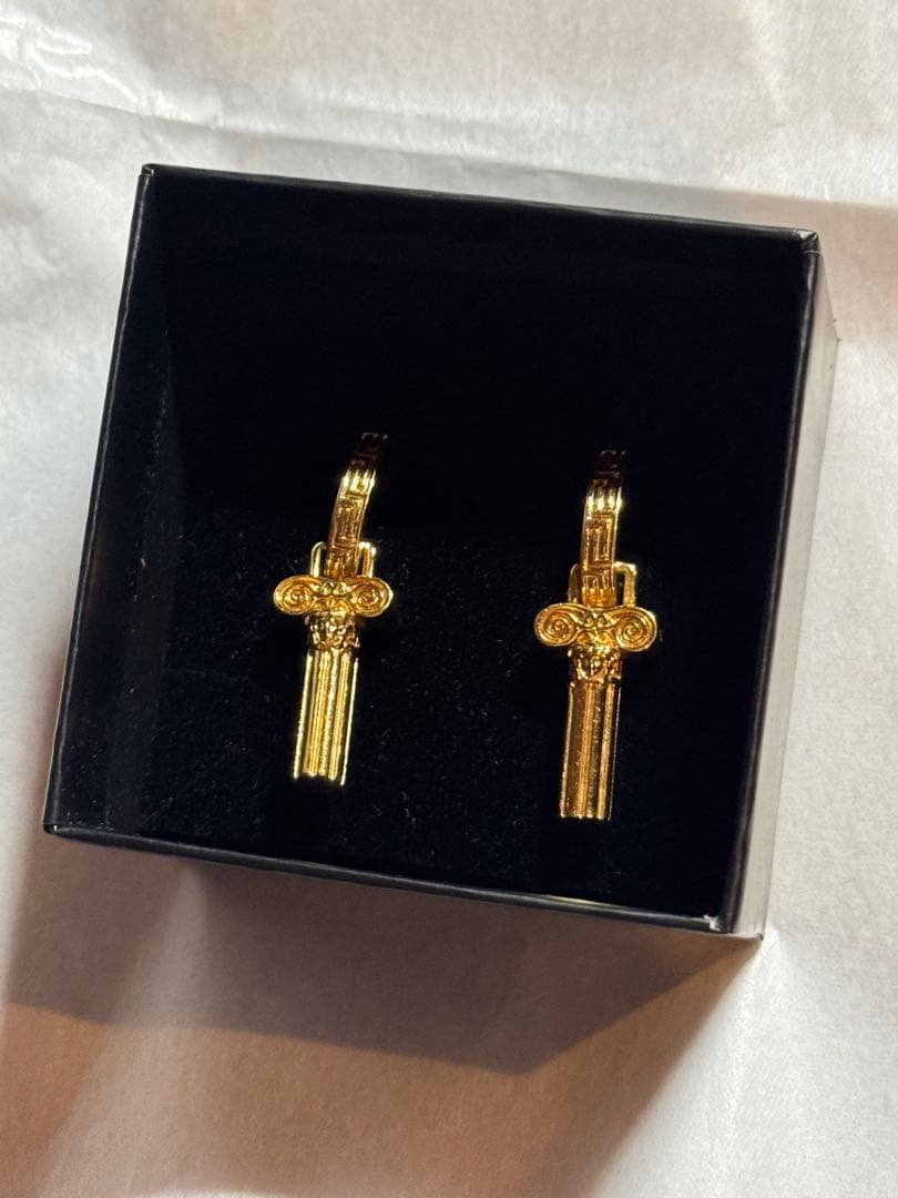 ヴェルサーチ☆ヒョンジン着用ピアス VERSACE ピアス - メルカリ