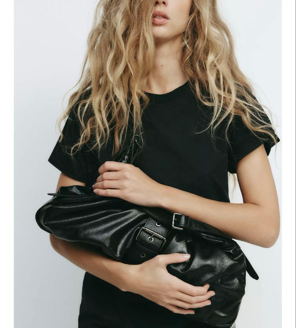 ZARA ギャザー&バックル マキシバケットバッグ - メルカリ