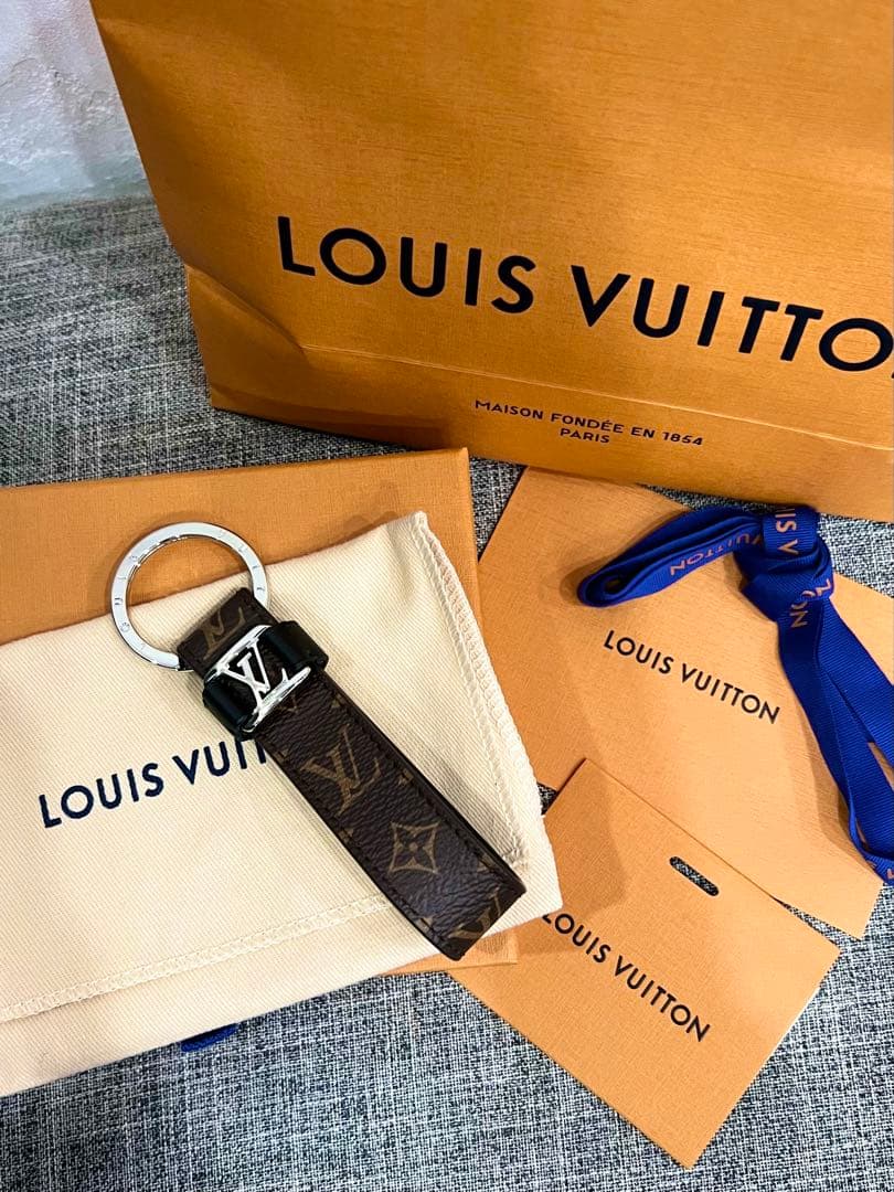 現行品極美品未使用　ルイヴィトン　ドラゴンヌモノグラム キーホルダーM62709 LOUIS VUITTON（ルイ・ヴィトン） キーホルダー・LV ドラゴンヌ M62709