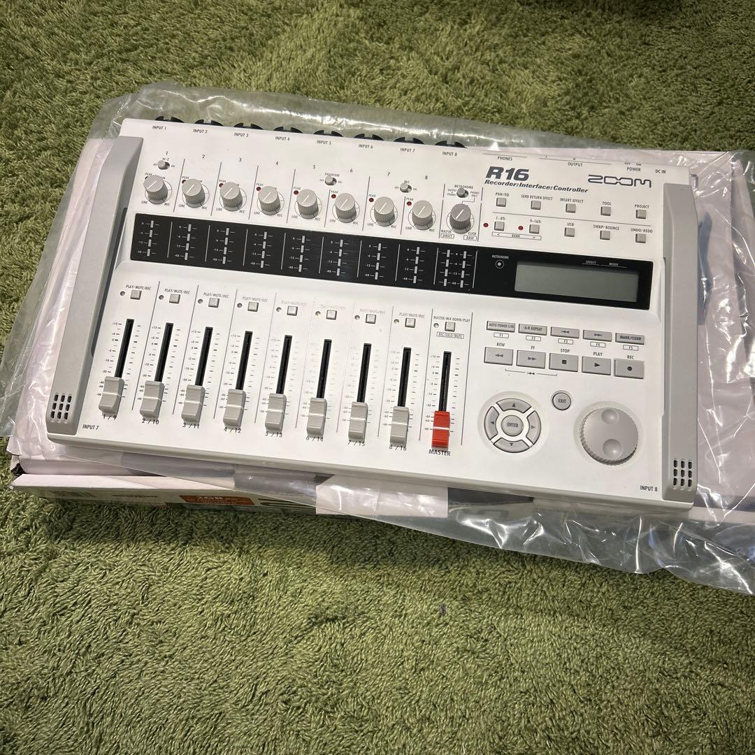 ZOOM R16 マルチトラックレコーダー - メルカリ